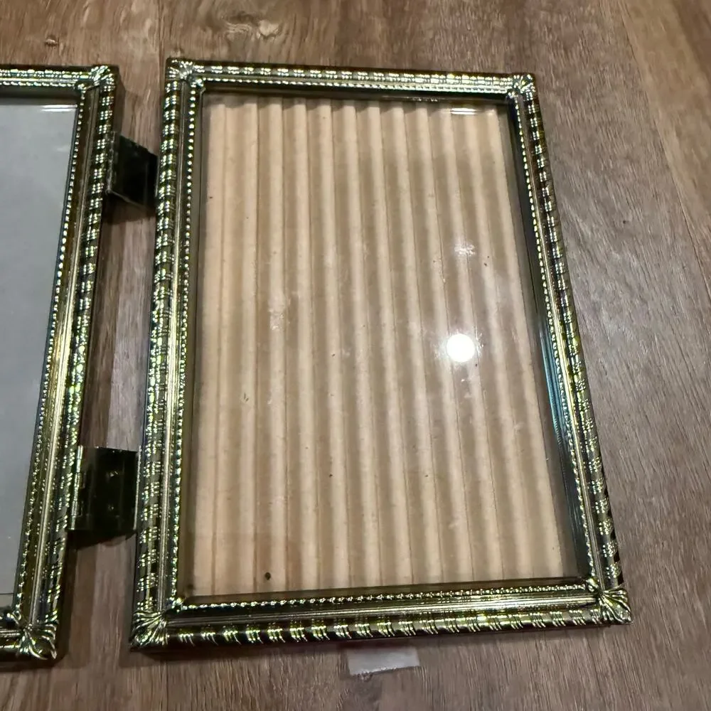 Vintage Folding Brass Ornate Standing Triple 3 Picture Photo Frame 5x7 Etched